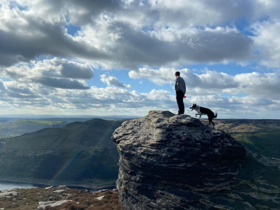 Pretty Little In The Peaks